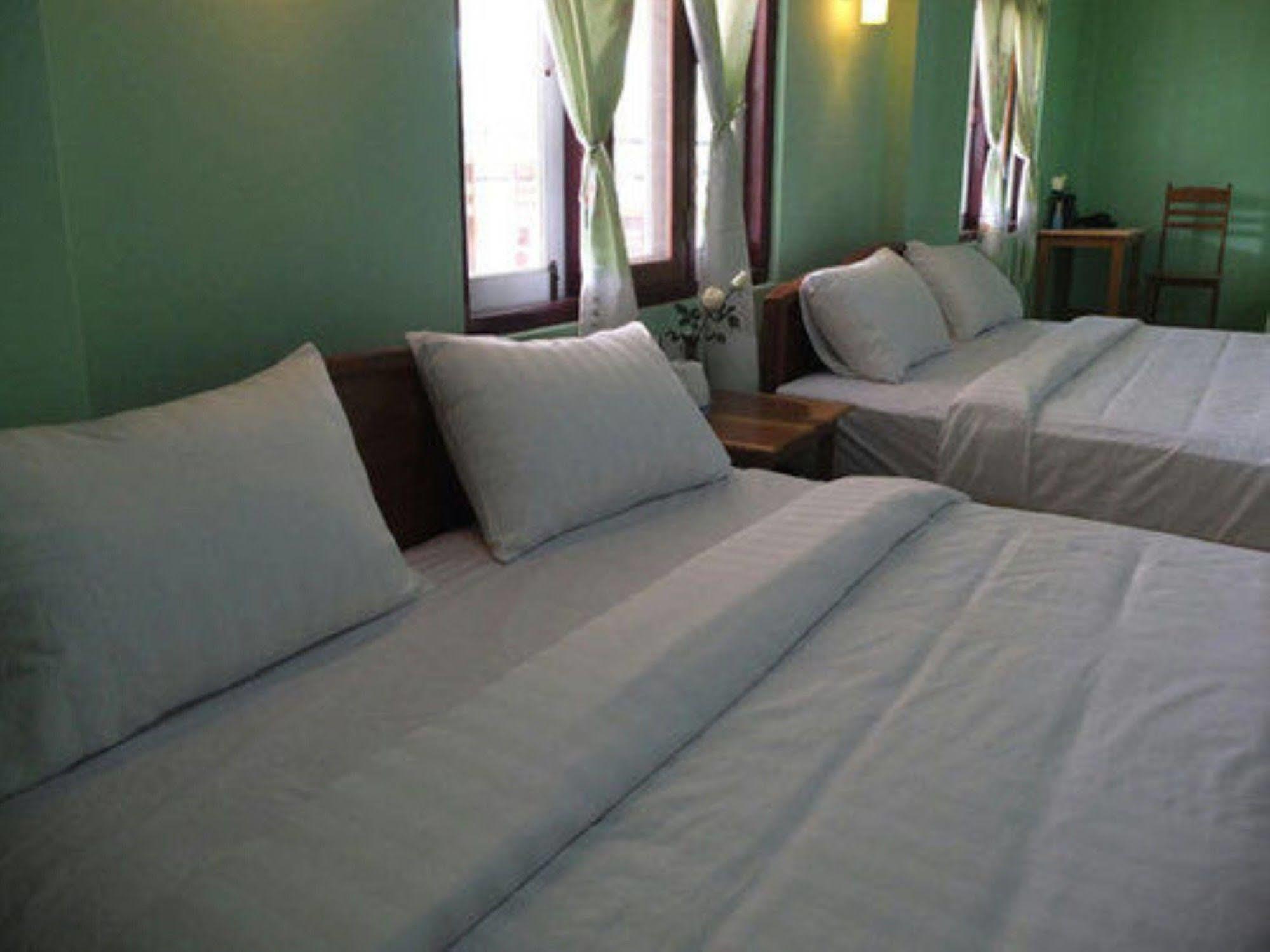 Railroad Hotel Kalaw Buitenkant foto