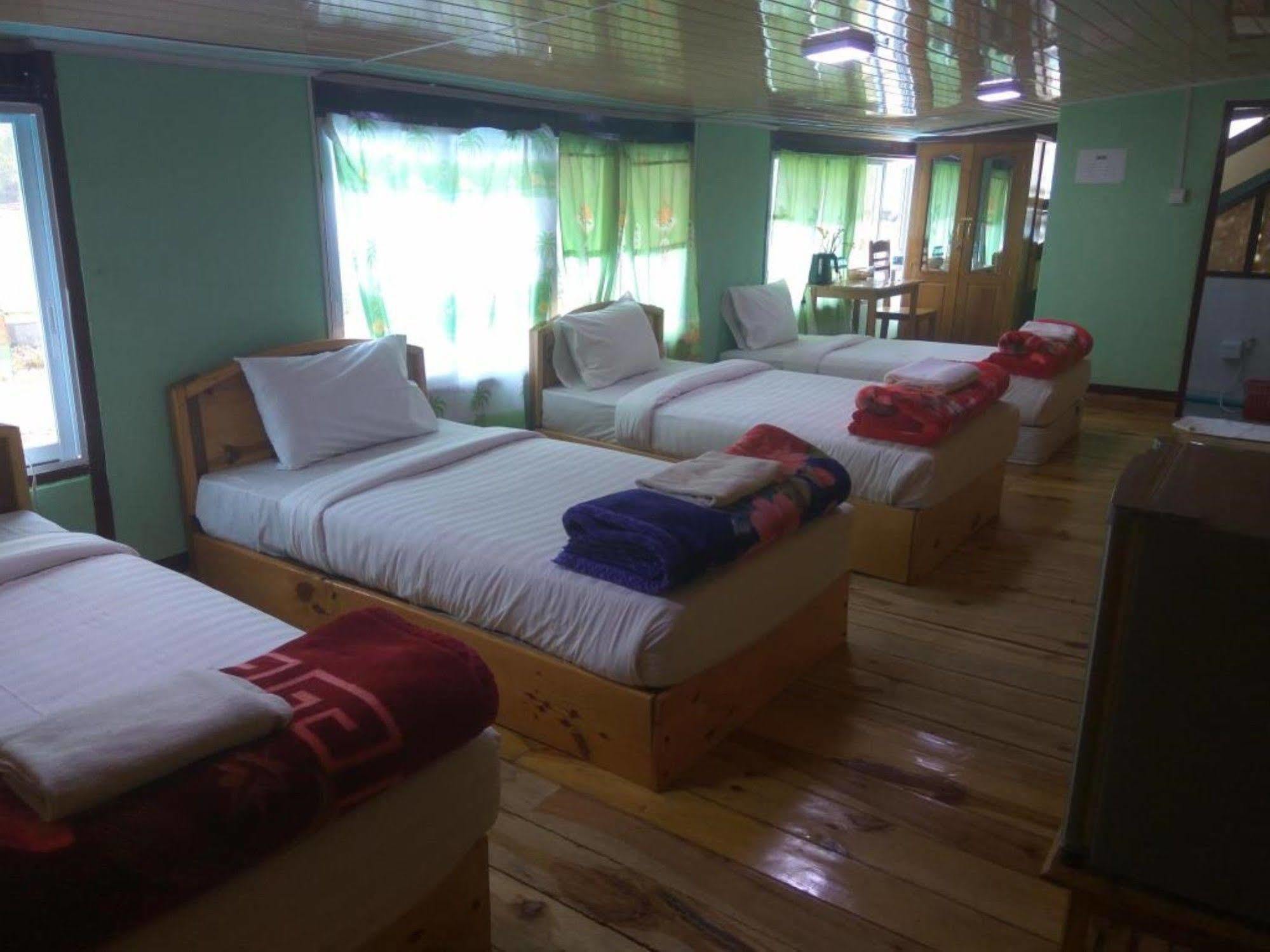 Railroad Hotel Kalaw Buitenkant foto
