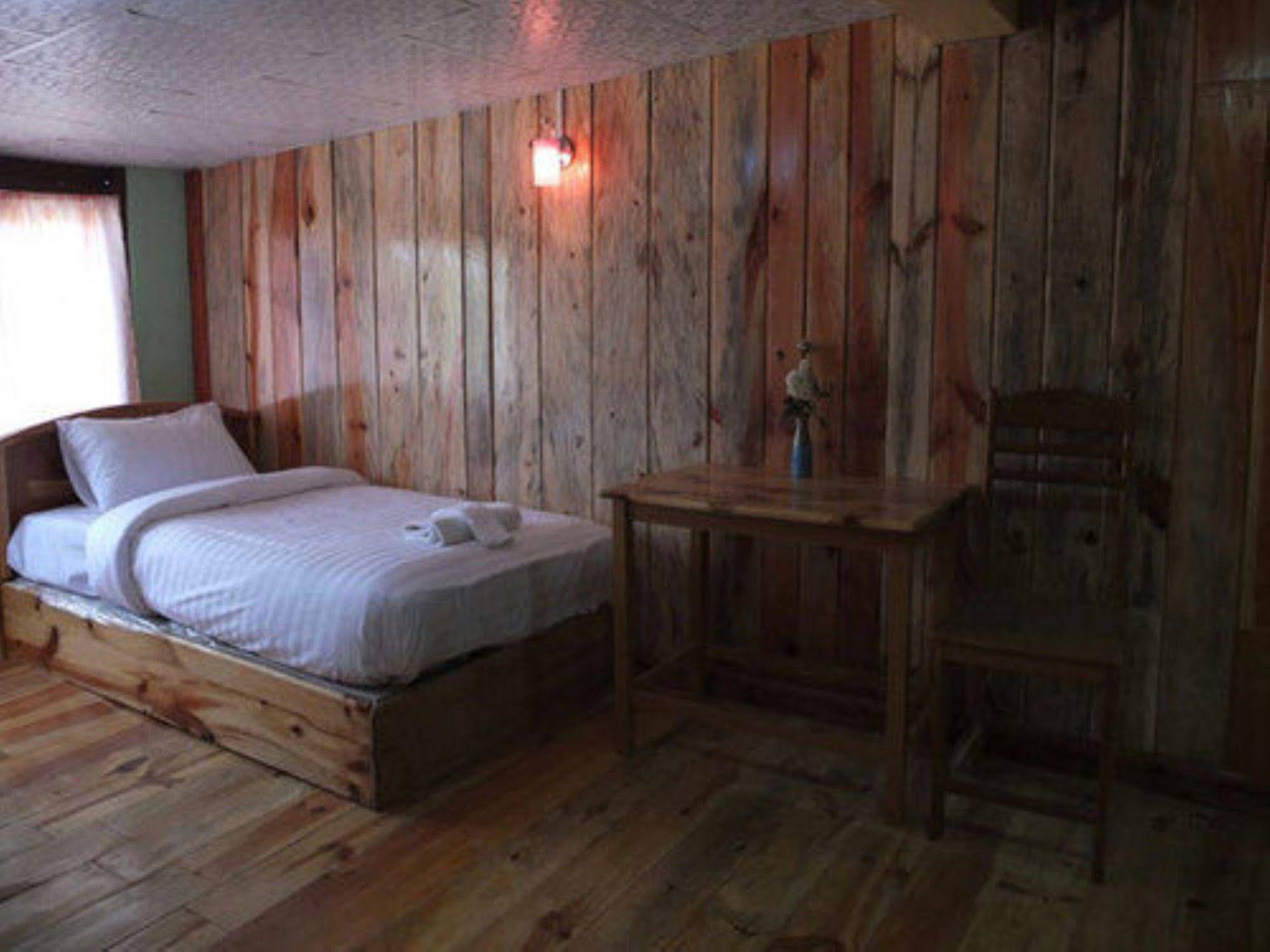 Railroad Hotel Kalaw Buitenkant foto
